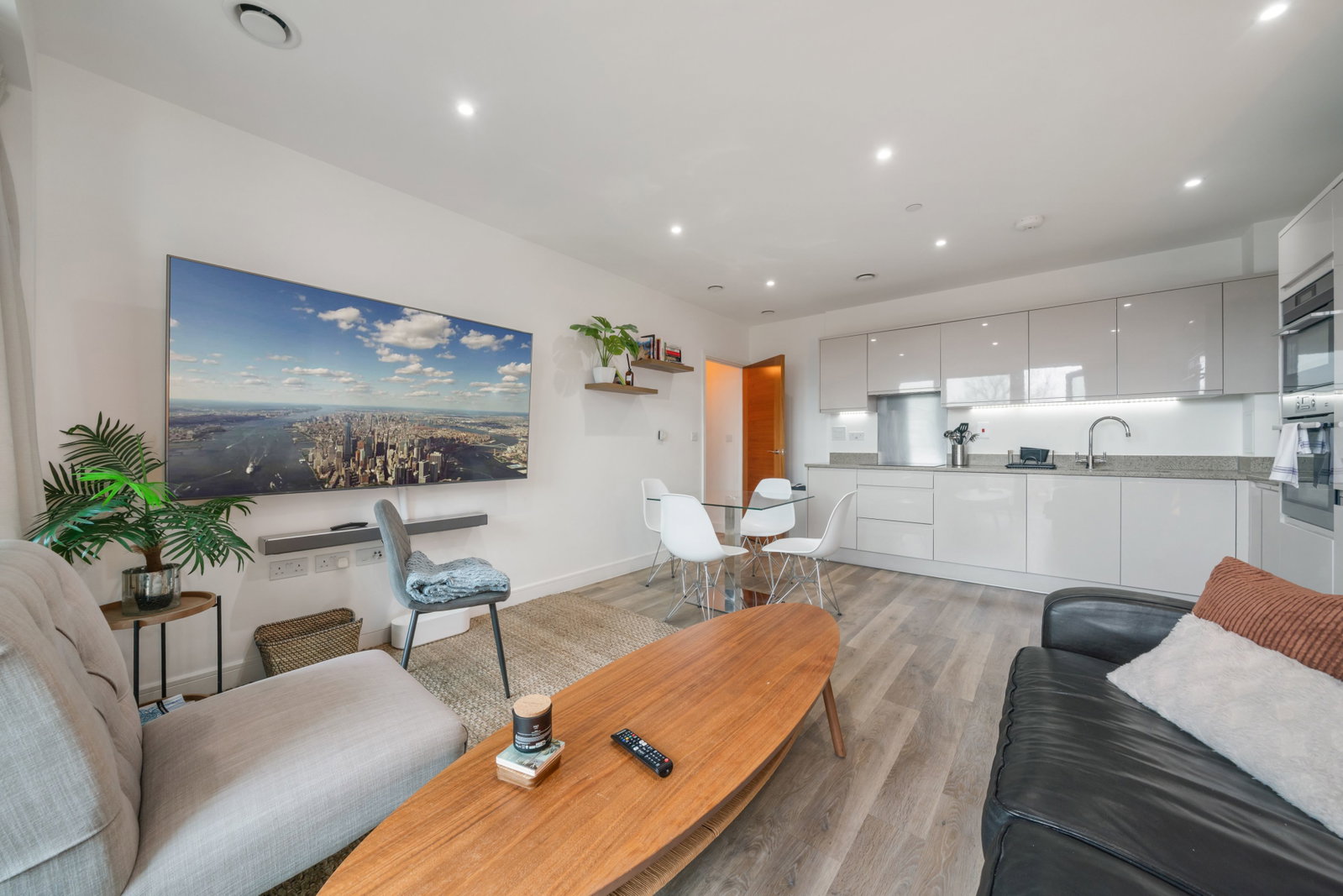 12 Osiers Road, London, SW18 1UX